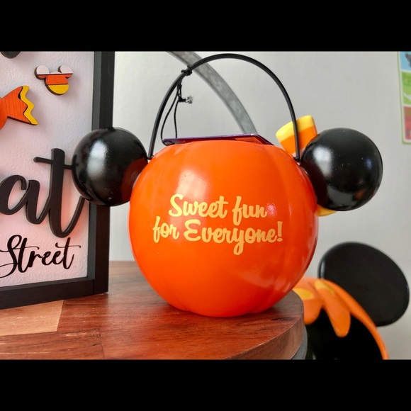 Minnie candy pumpkin bucket - Picture 2 of 3